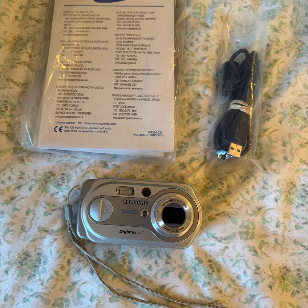 Samsung Digimax A7 Metallic Digital Camera